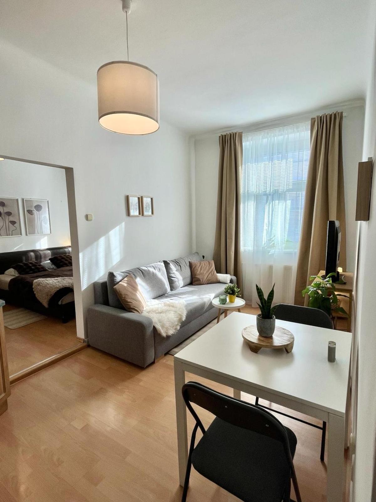 Apartment Caroline - Old Town, Ac 布拉迪斯拉发 外观 照片